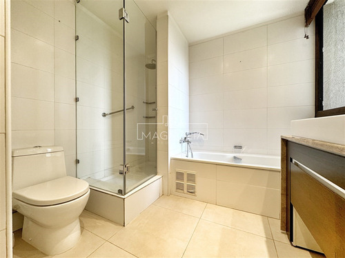 Departamento En Venta De 4 Dorm. En Lo Barnechea