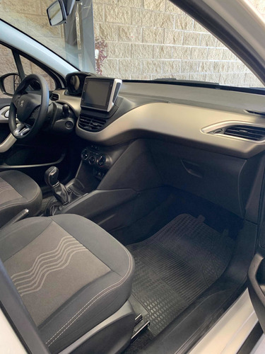 Imagen 8 de 15 de Peugeot 2008 2019 1.6 Allure