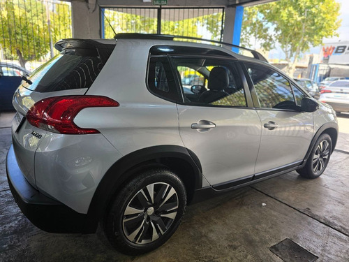 Peugeot 2008 1.6 Feline am20