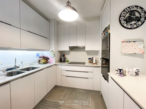 Departamento En Venta De 2 Dorm. En Lo Barnechea