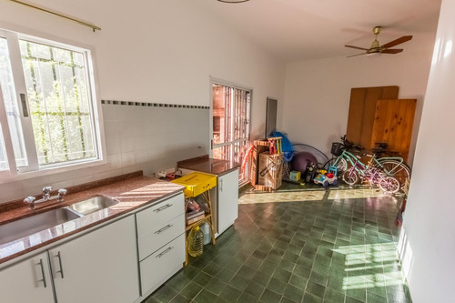 Casa 3 Amb Con Pileta Departamento 2 Amb En Venta En Ramos