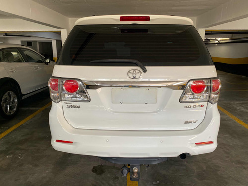 Toyota Hilux SW4 3.0 Srv 5l 4x4 Aut. 5p