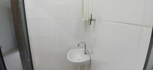 Kitinet De Laje Podendo Construir Em Cima. Pequeno Quintal