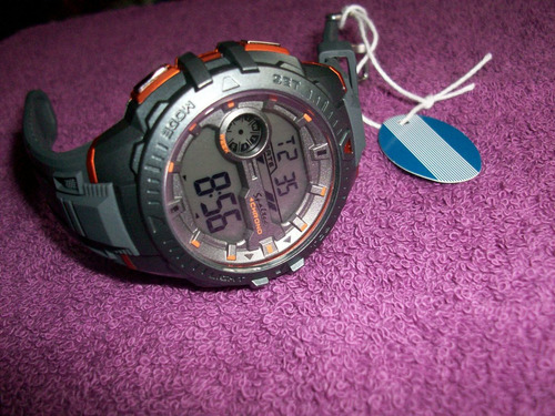 Spaltec Reloj Digital Tipo Buzo Color Titanio