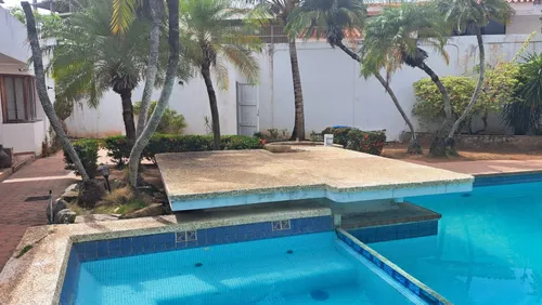 Casa Urb. Costa Azul Qc