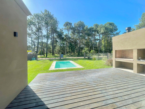 Imagen 21 de 25 de Venta Casa Con 3 Dormitorios Y Piscina En Parque Burnett Punta Del Este
