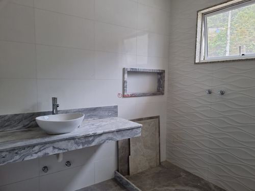 Imagem 9 de 12 de Casa Nova Com 3 Quartos Sendo 1 Suíte Em Condomínio Em Albuquerque - Teresópolis/rj. - Ca01933 - 70354616