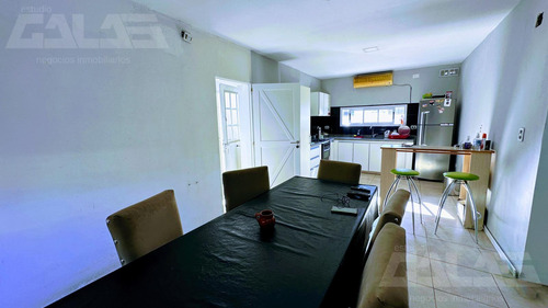 Casa Minimalista De 4 Amb Con Local Totalmente Independiente