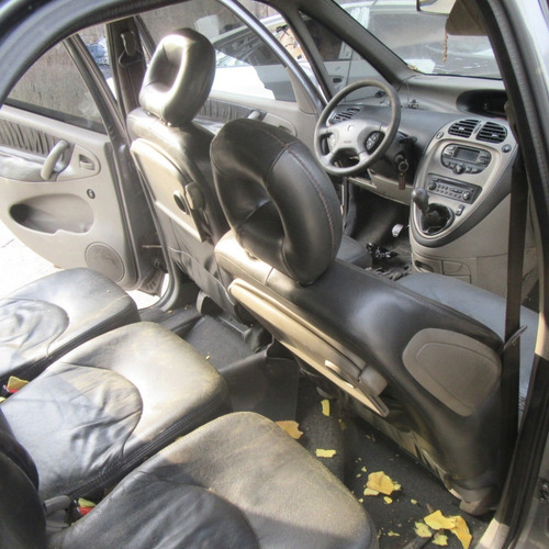 Imagem 7 de 10 de Sucata Citroen Xsara Picasso Peças 2.0 Manual
