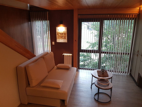 Imagen 6 de 15 de San Martin De Los Andes. Hermoso Departamento Dúplex De 3 Ambientes, 2 Dormitorios Y 2 Baños Para 4 Personas (como Máximo), Ubicado En El Centro De La Ciudad, Con Parrilla Y Laundry De Uso Común.