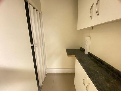 Oficina Con Privados/kitchenette/4baños/ Amplio Open Space