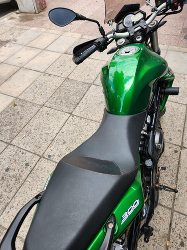 Imagen 3 de 16 de Benelli Tnt 300 /2017/ 29.000 Km.