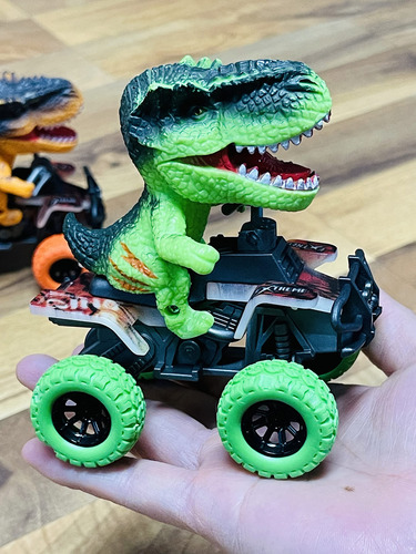 Camión De Dinosaurio Juguete Push And Go 4 Dinosaurios Atv Personaje Color
