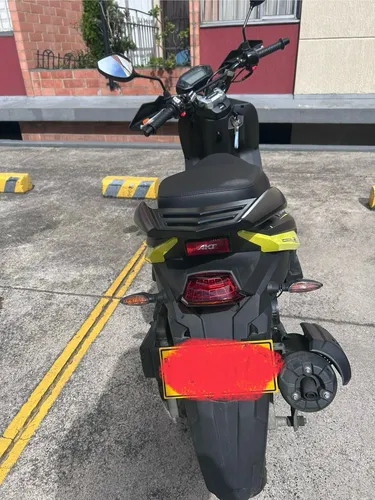 Akt Dynamic Pro 125 Modelo 2025 1.900 Km Soat Marzo 2026