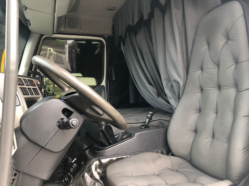 Imagem 11 de 15 de Volvo Vm 270