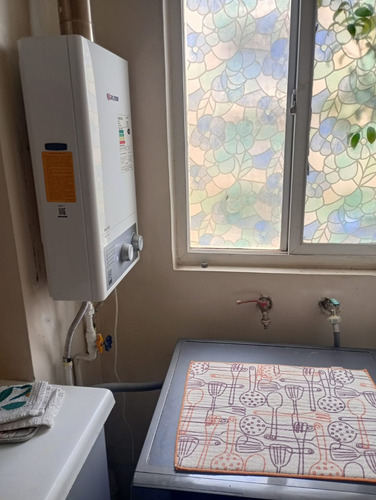 Departamento 2 Dorm, 1 Baño, Segundo Piso, Buen Estado