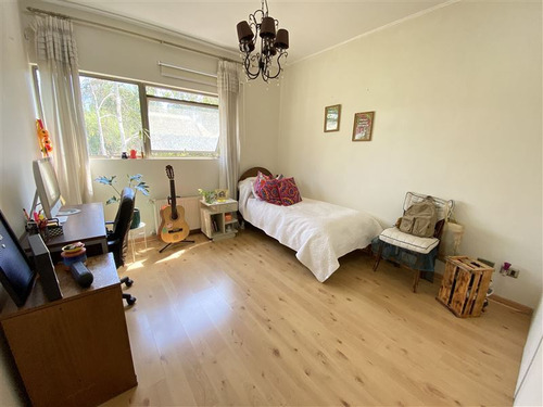 Casa En Venta De 5 Dorm. En Colina