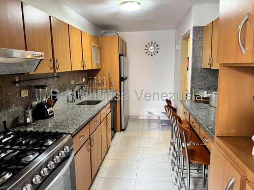 Apartamento En Venta En Los Naranjos Del Cafetal Con Preciosa Vista Al Ávila