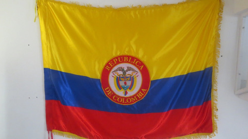 Bandera De Colombia (tamaño 100x150cm) En Material Satin Dbl