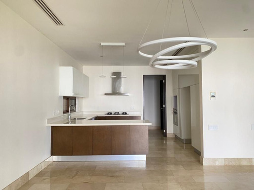 Amplia Casa En Condominio En Venta En Chablekal