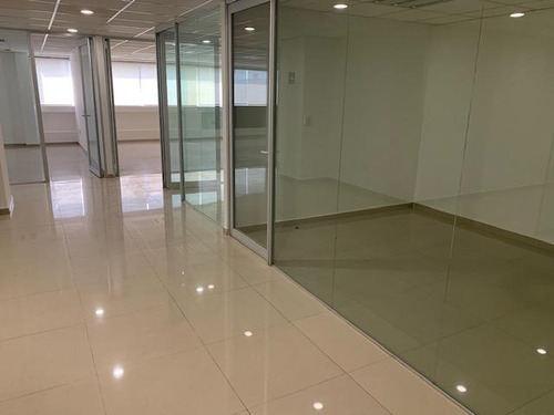 Anzures, Oficina 242m2 Completamente Acondicionad, 7 Amplios Privados, Sala De Juntas, Amplias Áreas Abiertas De Trabajo, 2 Estacionamientos, 2 Baños, Área De Cocina. Excelente Ubicación, Muy Cerca D