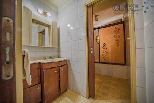 Casa De 5 Ambientes Con Garaje Para Dos Autos Jardín Y Pileta Lote Propio 8.66x26