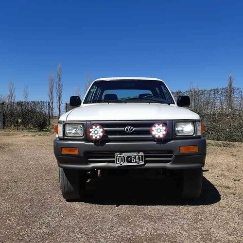 Imagen 12 de 15 de Toyota Hilux 2000 2.8 D/cab 4x4 D Dlx