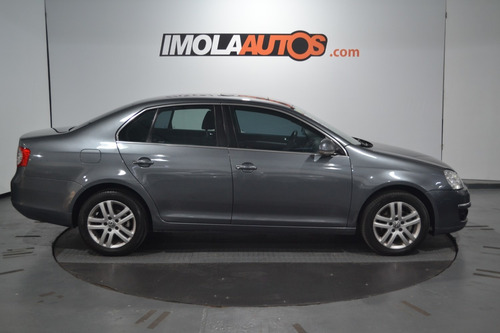 Volkswagen Vento 2.5 Advance M/t 2009 -imolaautos-