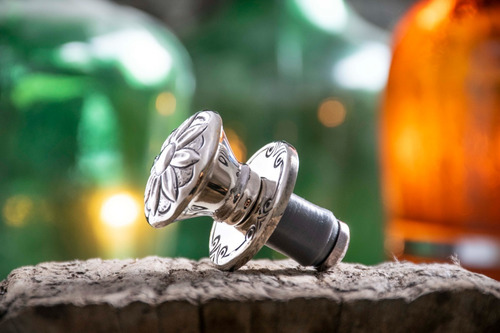 Imagen 4 de 9 de Set De Tapón Y Cuello Para Vinos