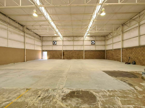 Bodega En Renta Al Poniente De La Ciudad