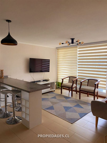 Departamento En Venta De 3 Dorm. En Papudo Primera Línea