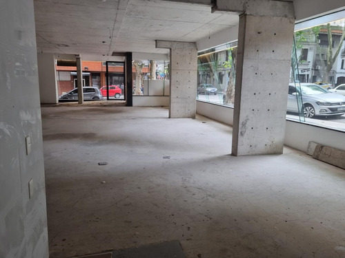 Imagen 8 de 11 de Local -local Comercial Esquina , Canelones Y Convención, Estrena , 200 M2 !!