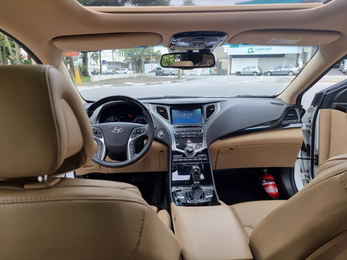 Imagem 8 de 15 de Hyundai Azera 2017 Caramelo E Teto Solar