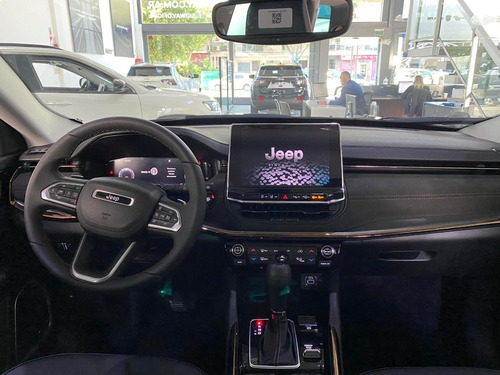 Imagen 12 de 17 de Jeep Commander Limited Gris #11