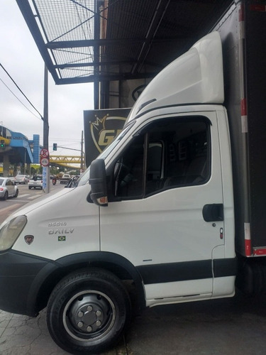 Imagem 12 de 13 de Iveco 35s14 Caminhonete Com Bau Ano 11