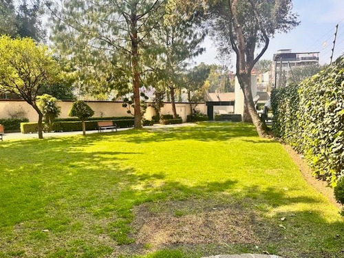 Lomas De Chapultepec, Penthouse De 750m2 En Dos Niveles, Muy Iluminado, 4 Amplias Recamaras Con Vestidor, Sala De T.v., Estudio, Terraza, 3 Lugares De Estacionamiento, Cuartos De Servicio. El E