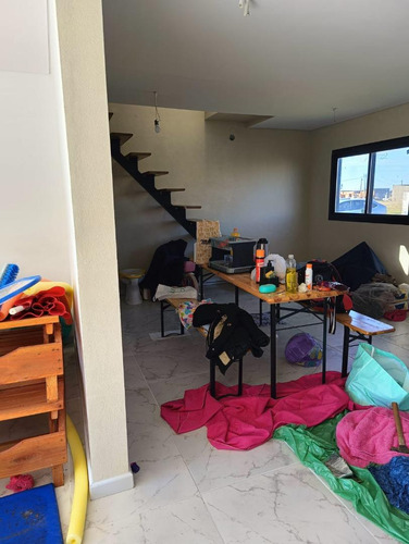 Casa En Venta - 3 Dormitorios 2 Baños - 380mts2 - San Vicente