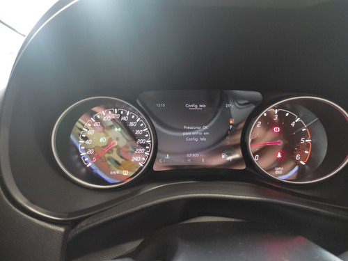 Imagem 8 de 11 de Fiat Toro 2.0 Volcano 4x4 Aut. 4p 9 Marchas