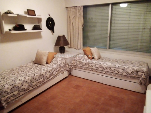 Departamento De 3 Dormitorios En Edificio Tiburón, Punta Del Este- Ref: 1951