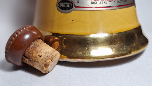 Botella Ceramica Vacía Old Scotch Whisky Bell's (Usado)