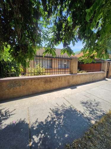 Hermoso Casa. Con Excelente Ubicación, Independencia