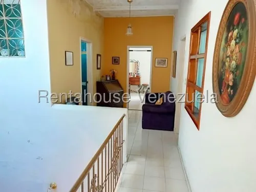 Casa En Venta Avila Es25-8442