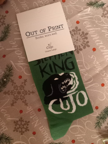 Imagen 2 de 2 de Calcetines Cujo - Stephen King