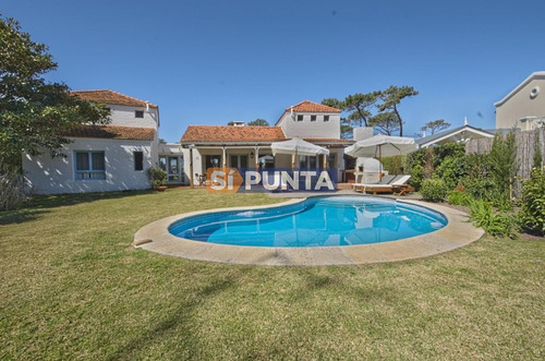 Imagen 1 de 30 de Casa En Venta - Montoya