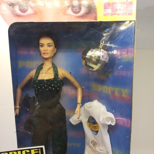 Imagem 2 de 7 de Barbie Victoria Beckham Spice On Stage Roupa Extra 1998