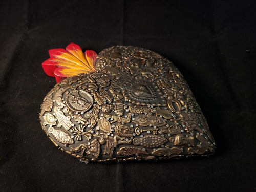 Corazon De Madera Con Milagritos