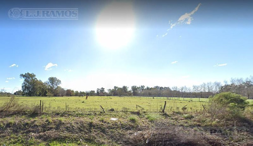 Gran Terreno En Pilar. Posibilidad Para Construir Un Lugar De Descanso, Con Verde Y Mucha Paz