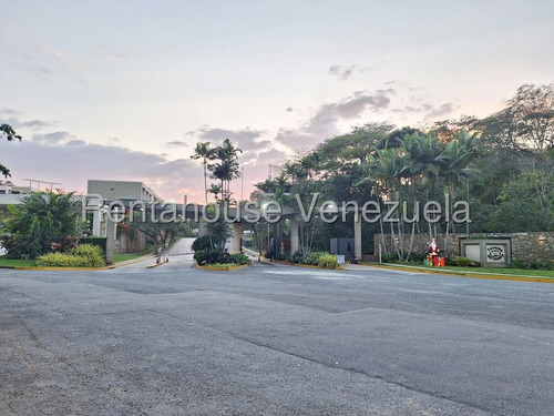 Apartamento En Alquiler Terrazas Del Country Valencia, Espectacular Apartamento Con Acabados De Lujo, Hermosas Vistas A Los Campos De Golf Y Dique De Guataparo, Doble Anillo De Seguridad. Dapo
