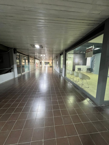 (wt21) Excelente Opcion. Local Comercial En Venta, Urb. La Viña Negociable