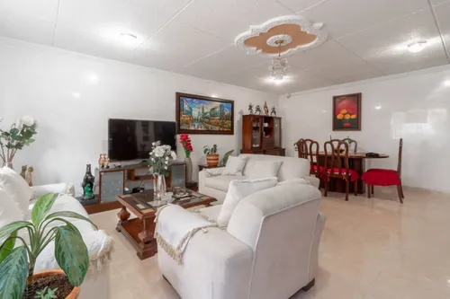 Casa En Venta En Quinta Paredes. Cod V8413